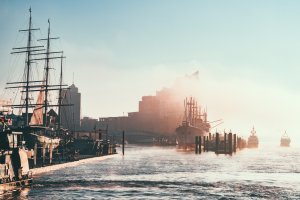 Hamburg &Uuml;berseebr&uuml;cke Morgenlicht