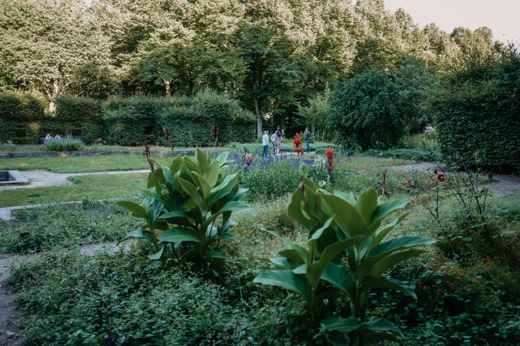 Ihr findet mehrere liebevoll angelegte Gärten innerhalb des Parks.