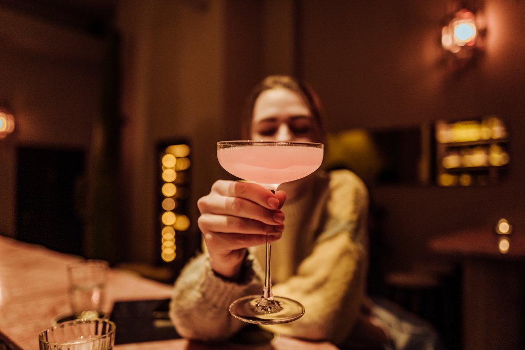 Geheimtipp Hamburg Essen & Trinken Bar Altstadt Liquid Garden Lilli Sprung 46