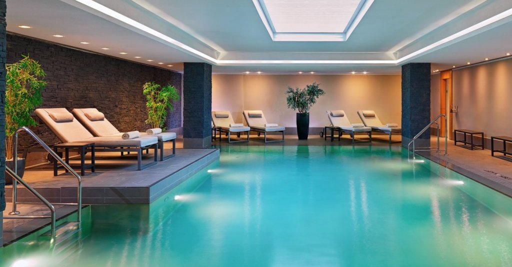 Md Hammd Indoor Pool 15846 Feature Hor 1 (1)