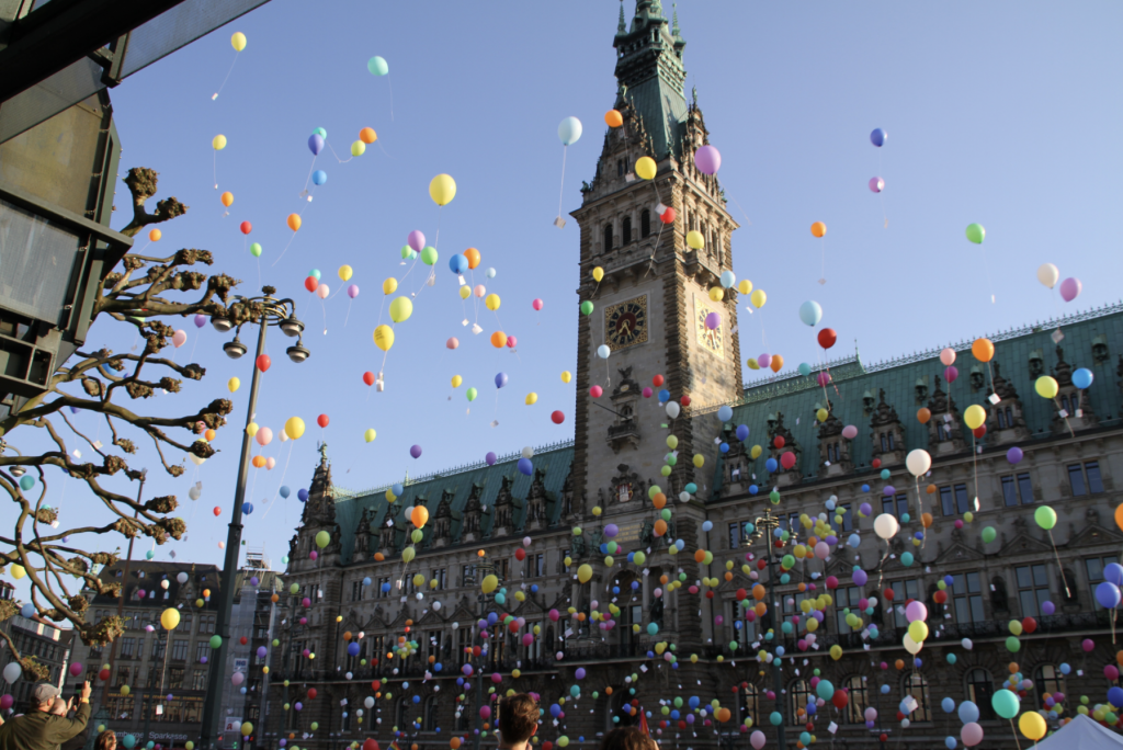 LGTBQ, IDAHOBIT Hamburg Rathausmarkt &ndash; &copy;LSVD Hamburg