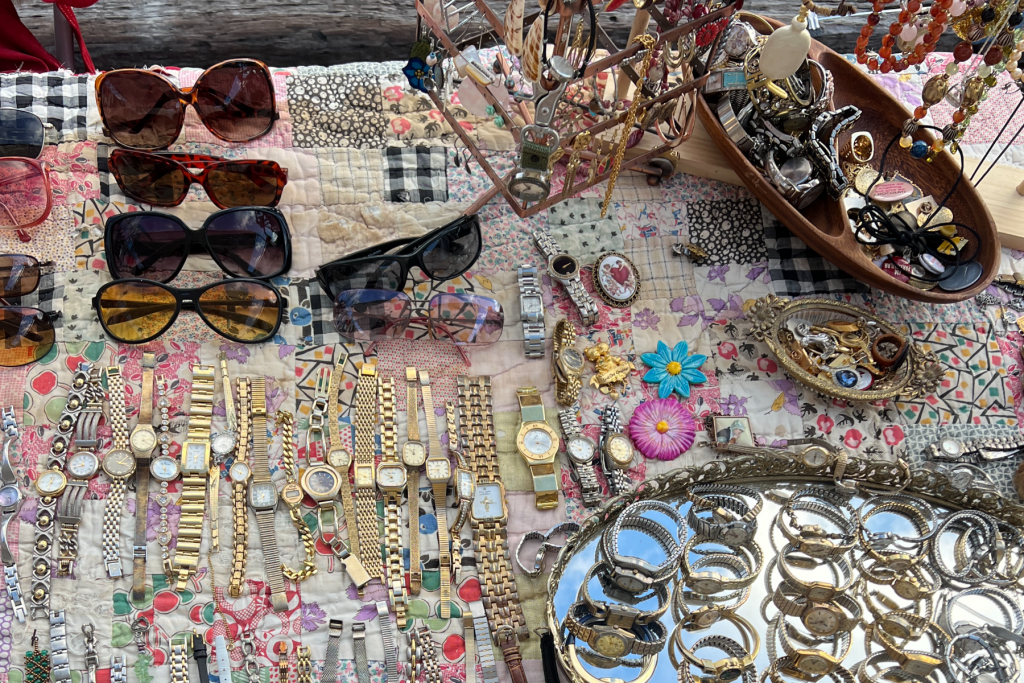 Thrifting, Flohmarkt, Vintage &ndash; &copy;Dupe Photos
